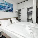 Arena Deluxe & * Szeged