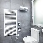 Arena Deluxe & *