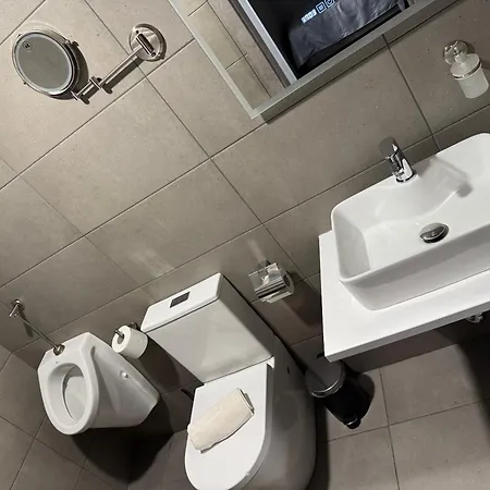 Arena Deluxe & *