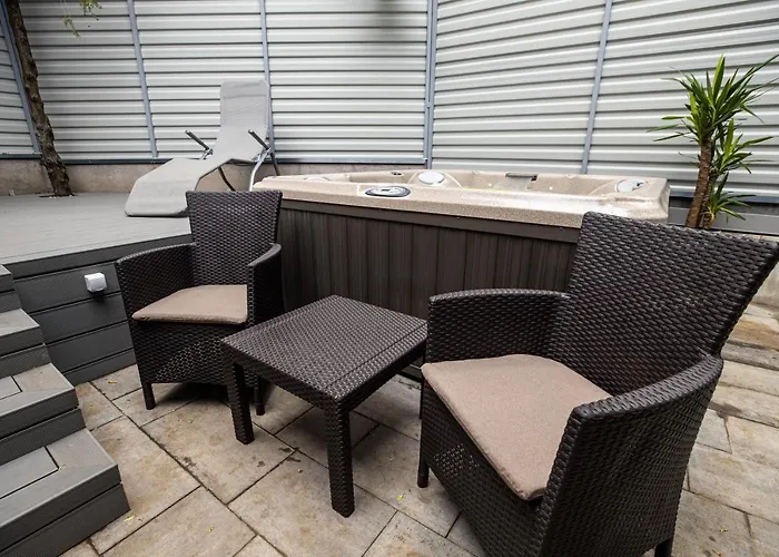 Arena Deluxe & * 세게드