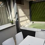 Arena Deluxe &