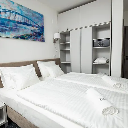 Arena Deluxe&spa * Seghedin