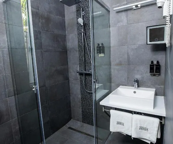 Arena Deluxe & 호텔